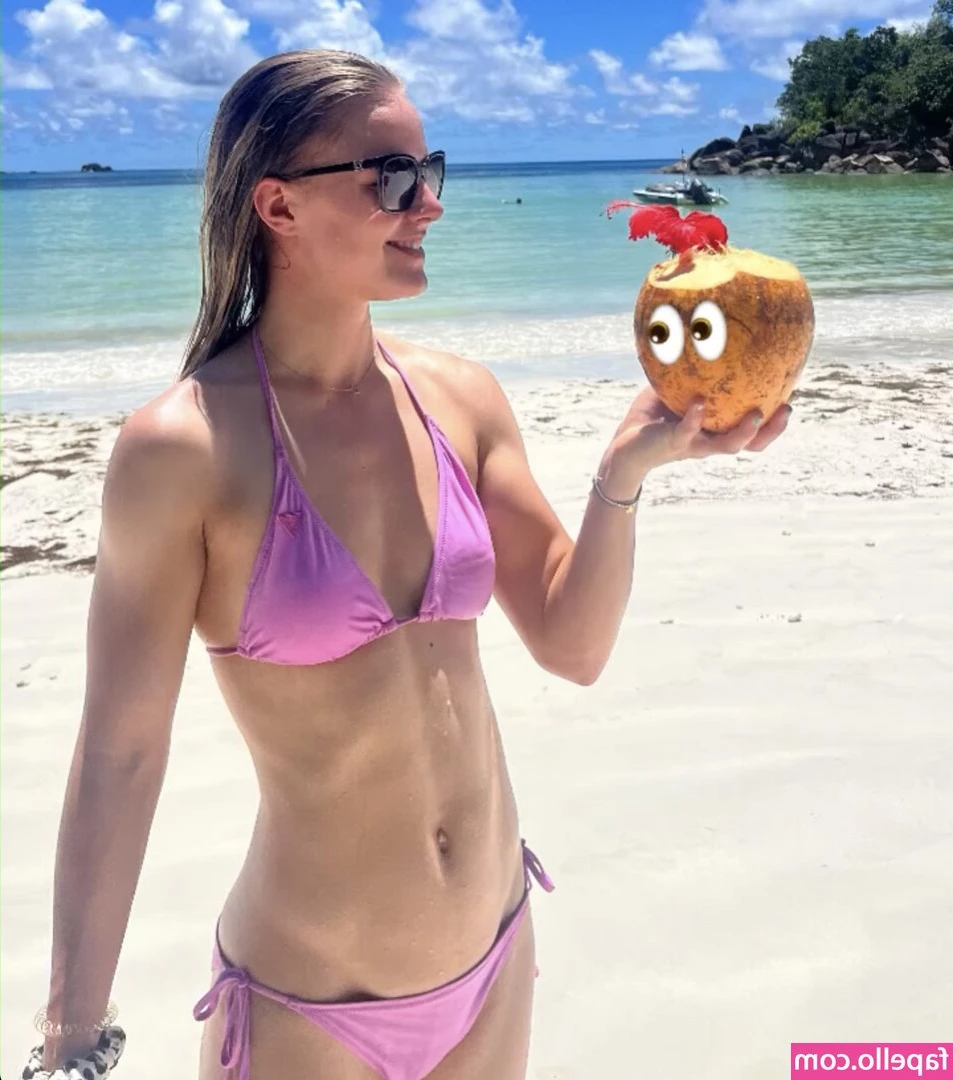 Biathlete Girl [ biathlete-girl ] - @hankiepankie and I can't get enough of each other's pussy. Ask me