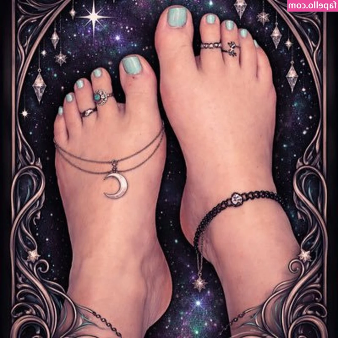 barefootbbwtx - Double posting today to say hi to all my new subs from tiktok 😇 