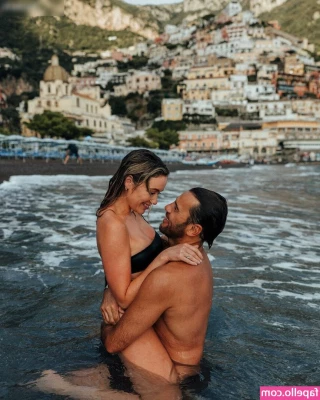 Katrina Bowden [ katrina-bowden ] - Having so much fun visiting On the beach right now 😋what are you
