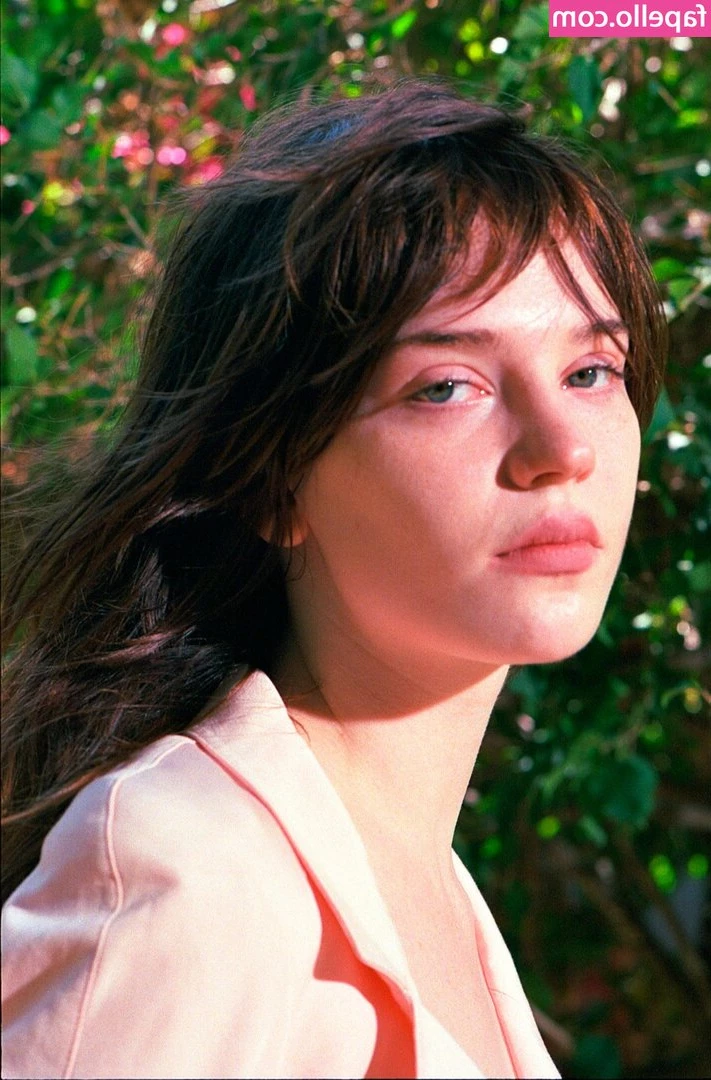 Sophie Thatcher [ sophie-thatcher ] - 𝙁𝙍𝙀𝙀 𝙎𝙐𝘽𝙎𝘾𝙍𝙄𝙋𝙏𝙄𝙊𝙉   