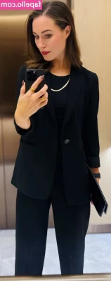Sanna Marin [ sanna-marin ] - Гарна сьогодні погодка ,чи не так ?)
