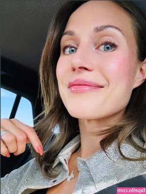 Sanna Marin [ sanna-marin ] - Qui a envie de se faire sucer ?