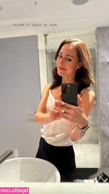 Sanna Marin [ sanna-marin ] - Something for your Friday morning 🎉😉😘