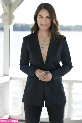 Sanna Marin [ sanna-marin ] - TBT those sunny days at the incredible Cartagena! ☀️👙🏝️