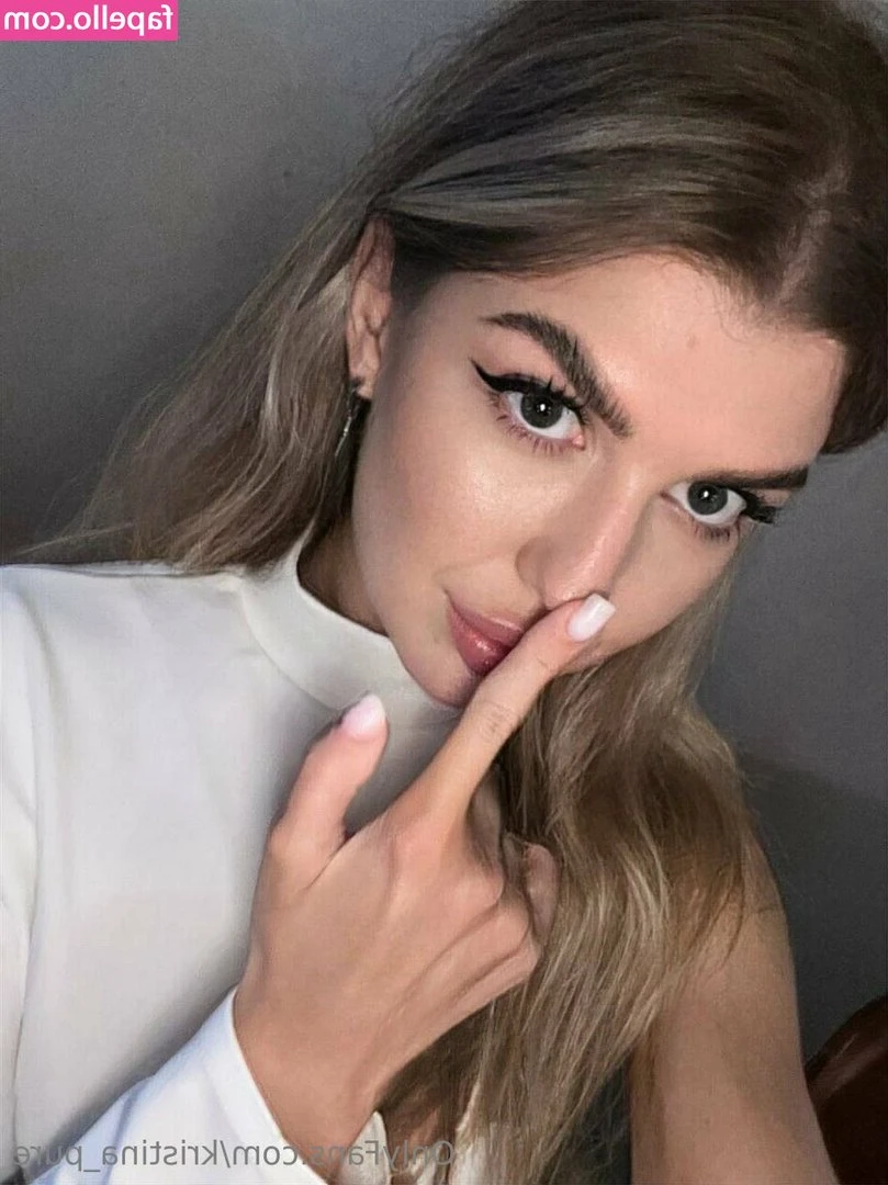 kristina_pure [ kristina-pure ] - I get so horny late at night 👀 dm me and let’s have fun 😈💦