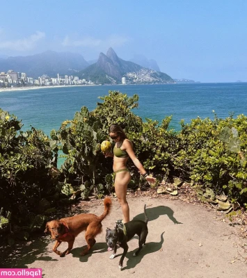 Dora Varella [ dora-varella ] - That feels so good! Que sensação maravilhosa!