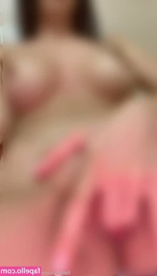 yoonaleecake - Qui vient avec moi sous la douche laver mes pieds   Who comes with me