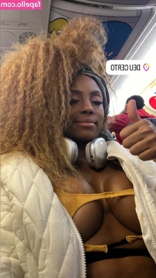 Lumena Aleluia [ lumena-aleluia ] - Pulling my pants down  amp  thong to the side