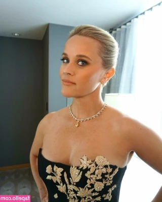 Reese Witherspoon [ reese-witherspoon ] - Fatboss can’t stop getting fatter…