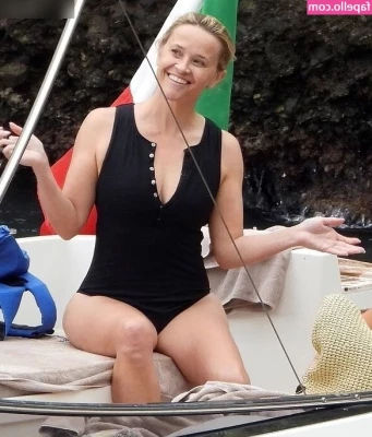 Reese Witherspoon [ reese-witherspoon ] - Another steamy video release. Showwwers make my 😻💦feel so nice.