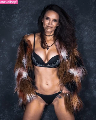 Rey Rey Marie [ rey-rey-marie ] - check your messages to see my little pussy drip cum 🥵🖤