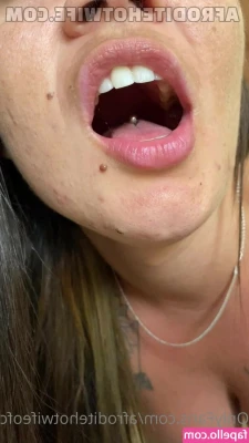 Afrodite Hotwife [ afrodite-hotwife ] - Writing my book, could you focus if I were to read it to you like