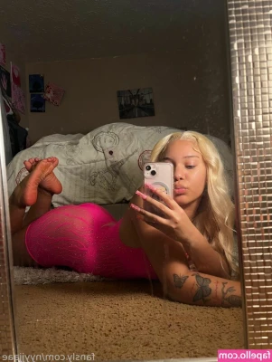 nyyjjaae - Mmm está rica 🔥👅y calentita