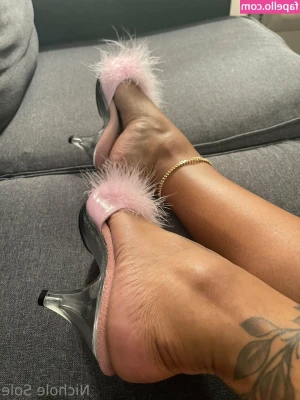 nichole.sole [ nichole-sole ] - Did a photoshoot in the snow once. Never again lol