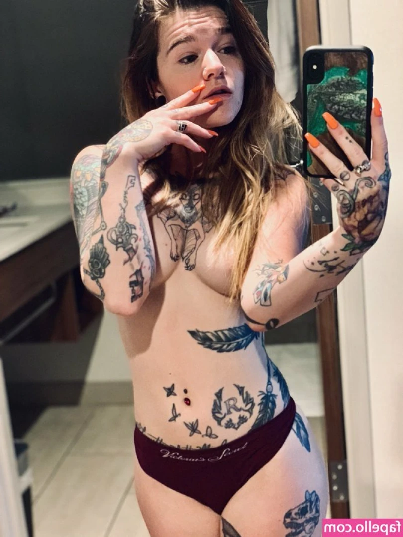 melodyminxx - Just finished filming an oiled up HJ with my gloves to match ;)