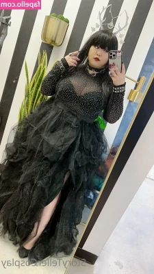 storytellercosplay - ISO a face to ride on 😏