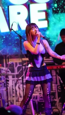 Jannine Weigel [ jannine-weigel ] - guess what i'm going for?🥱