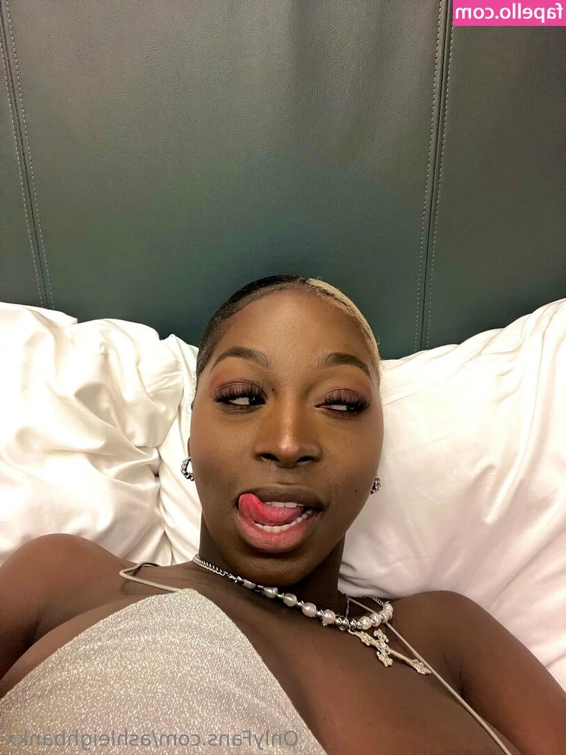 ashleighbankx - And while they looking mad  I m looking good