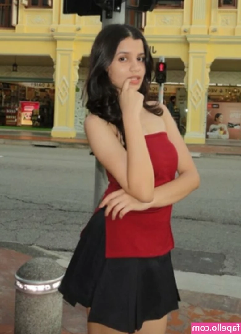 Vanya Singh [ vanya-singh ] - I hope you’re having a great day 😘