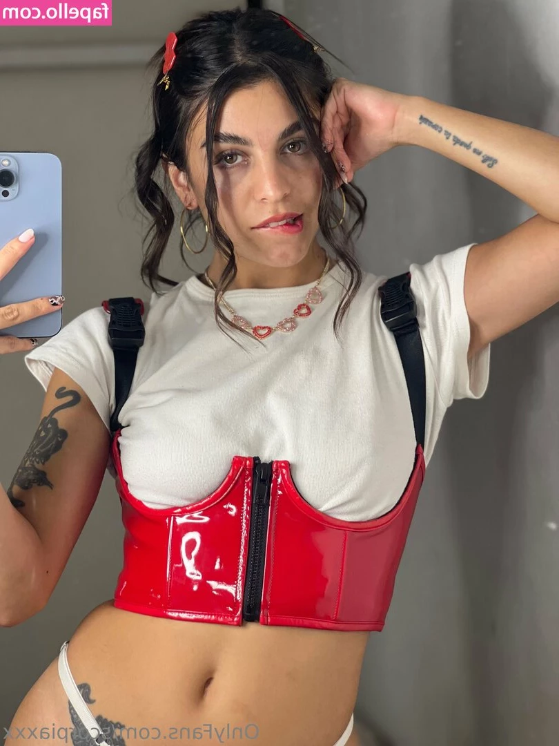 scorpiaxxx - Got the rest of my photos in today