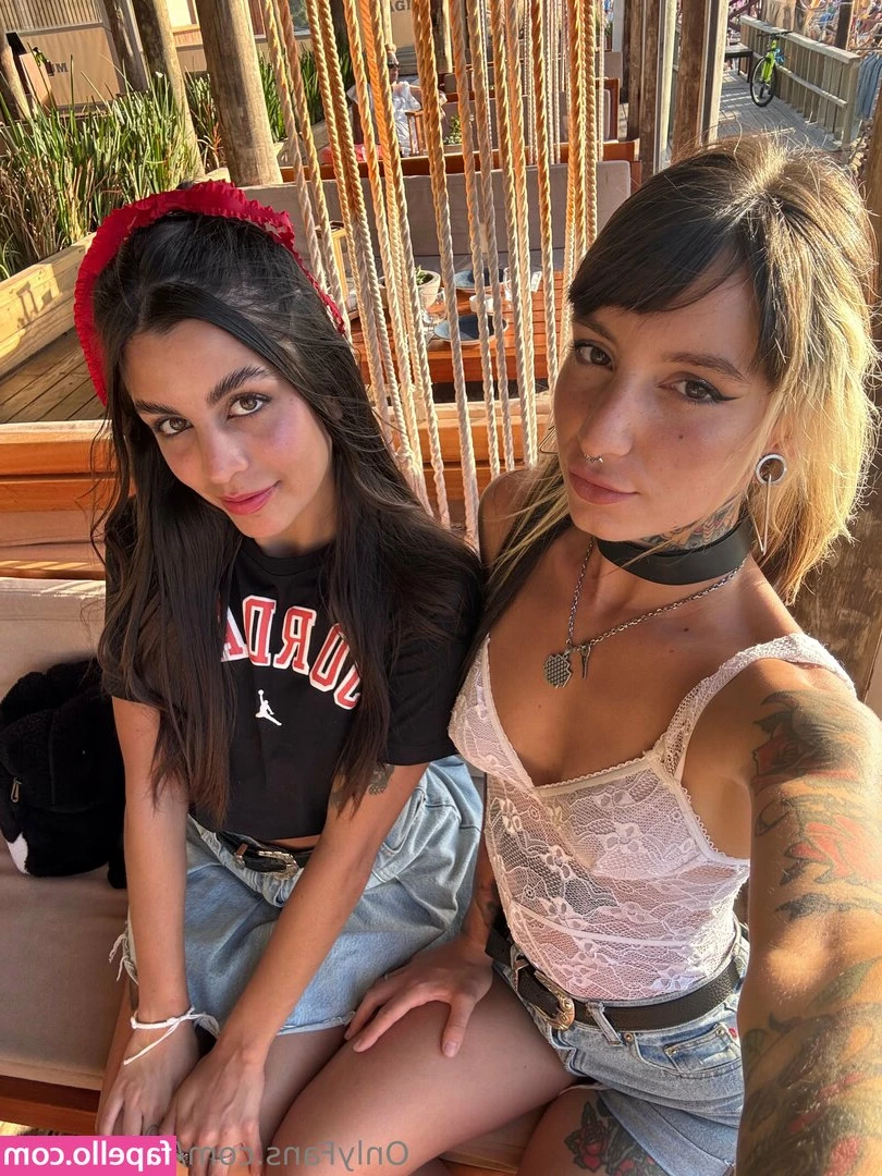 scorpiaxxx - Stream started at 09 21 2023 02 00 am  The daily drain