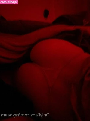 raybeam - Looking down on you 😈🖤