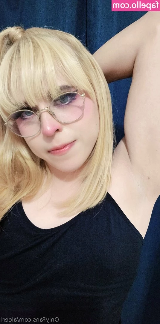 aleeri - Hey baby do you like my body