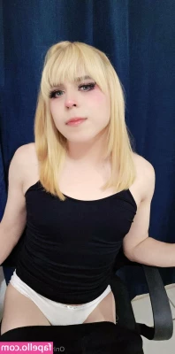 aleeri - Want to see me rip open my leggings then spread my self with a big