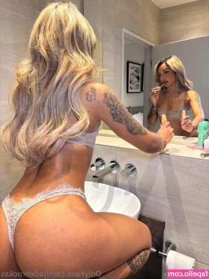 Jadebrookss - seriously  check out my paid page  I put a lot of work into it  lt 3