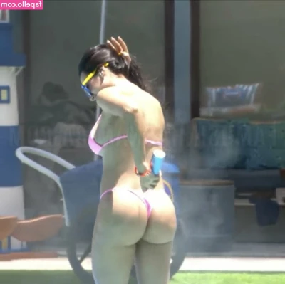 Jordana Morais [ jordana-morais ] - Good morning babes! You know what day it is!!🍑