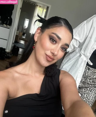 Elif - I ve had a rough week  Make me feel better and compliment my booty