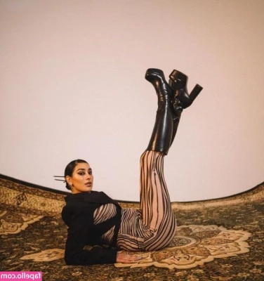 Elif - Do you love me with vinyl outfits ? 💜💜💜