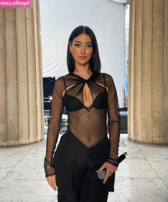 Elif - Lingerie on or naked?😈💦