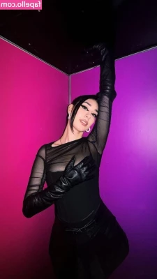 Elif - any naruto fans    queen hinata cosplay pics coming soon