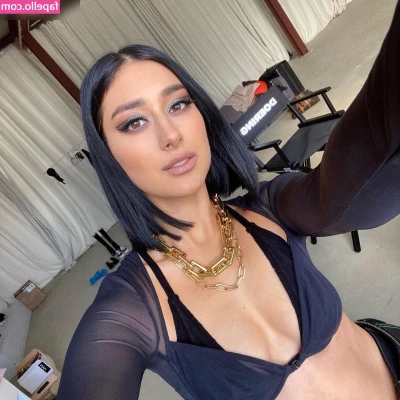 Elif - secretary 🍑🍑🍑  do you have any suggestions for future