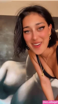 Elif - Une douche  amp  boulot      Belle journées les boys