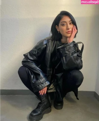 Elif - Sexy secretary  I ll be your fantasy