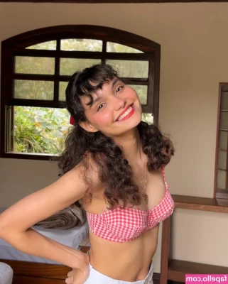 Isabelle Moreiraxsbel [ isabelle-moreiraxsbel ] - Todays livestream has me smiling so big right now 🥹 THANK YOU SO