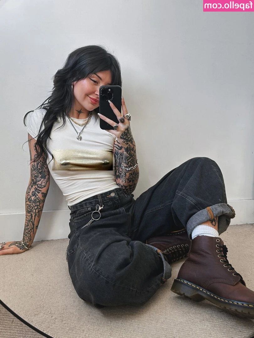 Clogascoigne [ clogascoigne-2 ] - Have you seen how naughty we got? Check it in your DM's now. 😉🥰