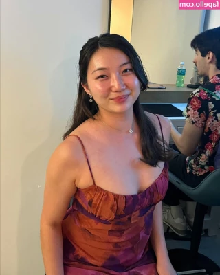 thechromeqt - kicking up to the ceiling, so you get a good peek🔦