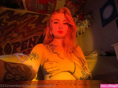 euphoriadreams333 - DMs are being weird again...so let me know what you are in the mood