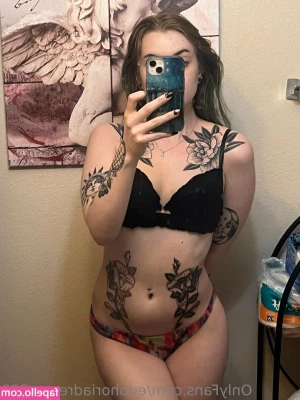 euphoriadreams333 - She likes when I grope her in the mirror