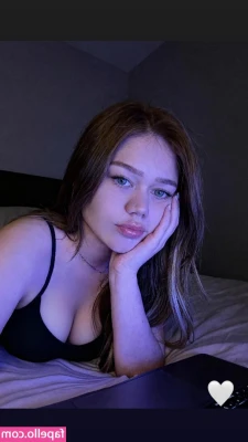 jasmin.reyeshn [ jasmin-reyeshn-1 ] - I'm about to do something very sexy for you! Message me!