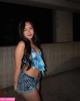 Daisy Chang [ daisy-chang ] - Swipe👉 to see the floors POV of me trying to squat this baby out