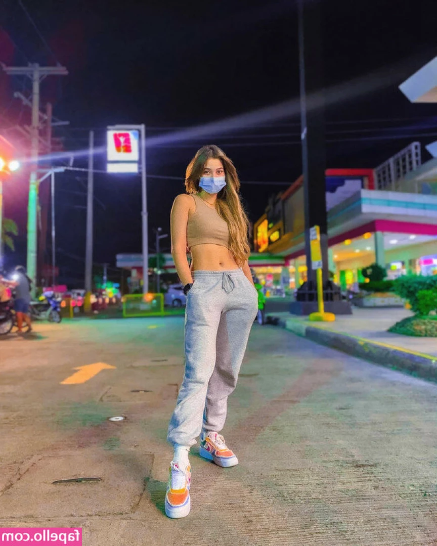 Criselda Alvarez [ criselda-alvarez ] - What s you favorite color
