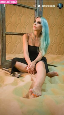 Ai Mori [ ai-mori ] - Don't be blue💙! I'm on cam! @ManyVids come see me! ‬ 