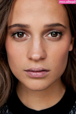 Alicia Vikander [ alicia-vikander ] - Ciao tesori  eccomi qui di nuovo per voi  ho tanta voglia di giocare