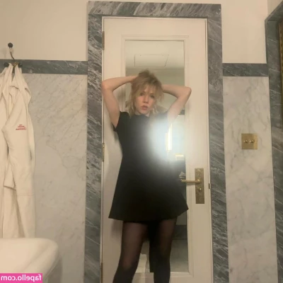 Carly Rae Jepsen [ carly-rae-jepsen ] - Yayyy it s almost the weekend again  Happy Friday