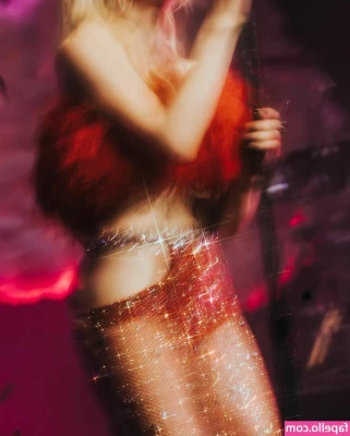 Carly Rae Jepsen [ carly-rae-jepsen ] - You’re undressing me with your eyes, aren’t you? 😈