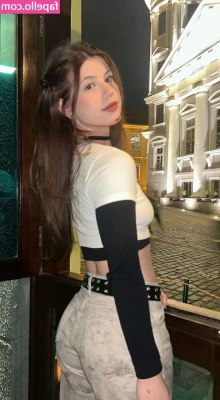 Lara Lobo [ lara-lobo ] - Imagine seeing me on a nignt out dressed like this